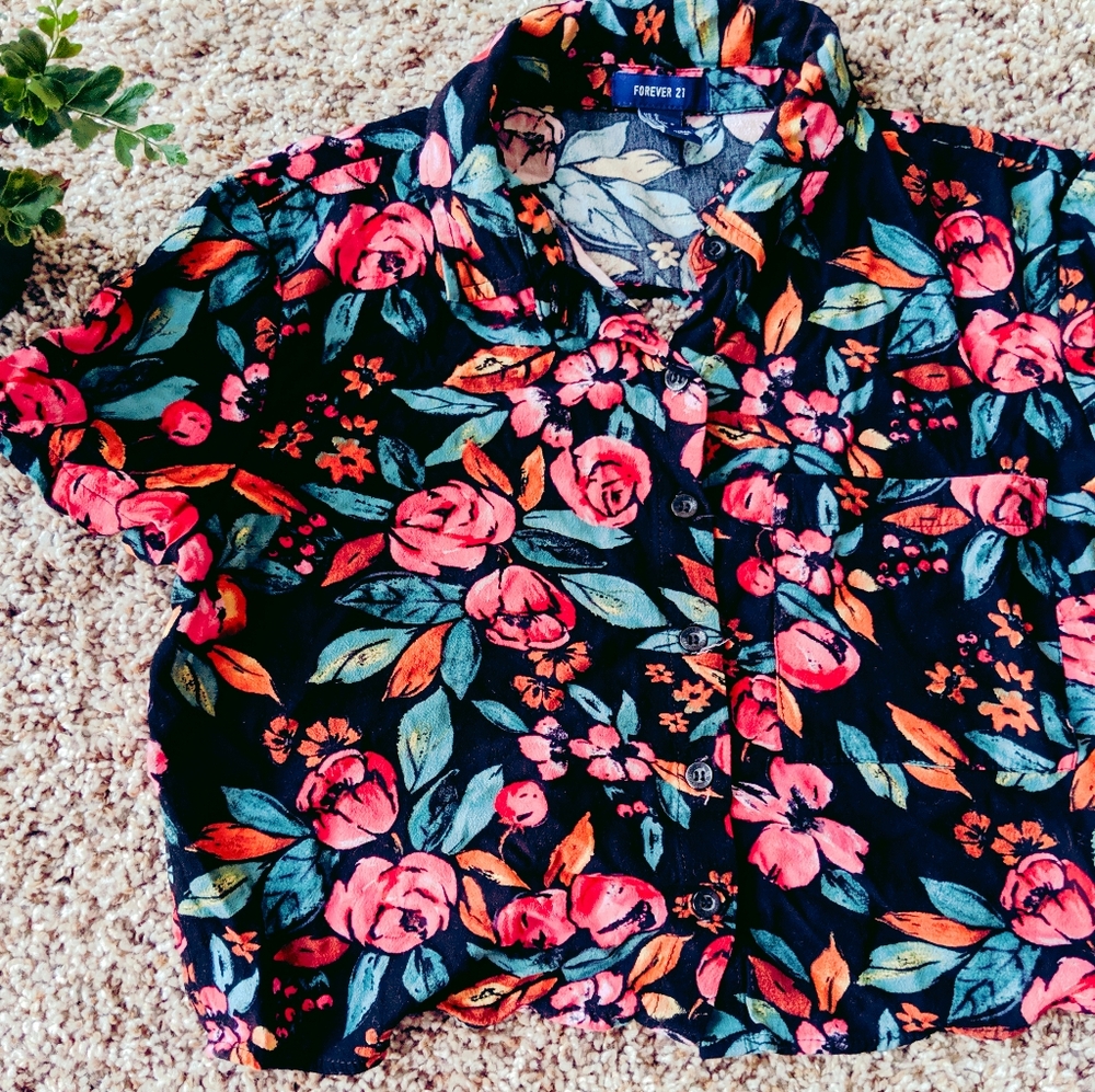 Forever 21 Collared Crop Top